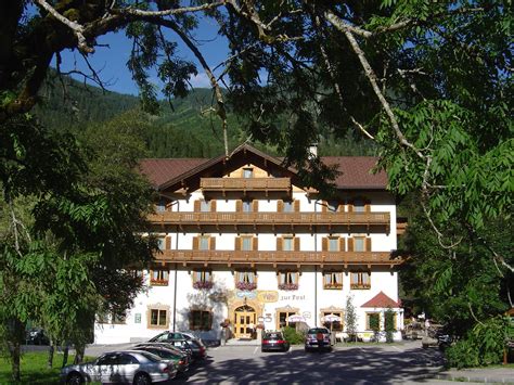 Herzlich Willkommen Im Tiroler Wirtshaus Gasthof Zur Post In Tirol