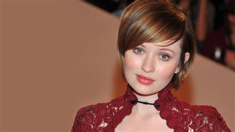 Download Celebrity Emily Browning Hd Wallpaper