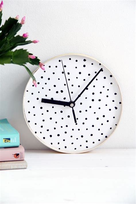 10 Beautiful DIY Wall Clocks