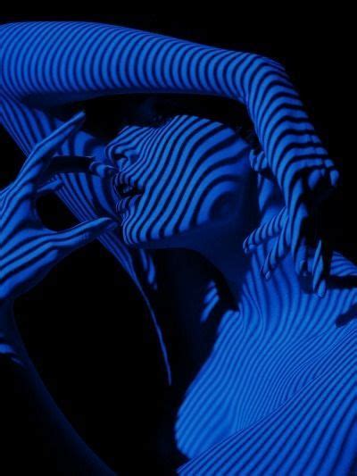 Wattpad Resimleri 2 ️3kitaptan Devam Blue Aesthetic Dark Blue Aesthetic Neon Aesthetic