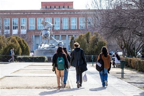 Des Tudiants En M Decine Ont Des Parents Universitaires Contre