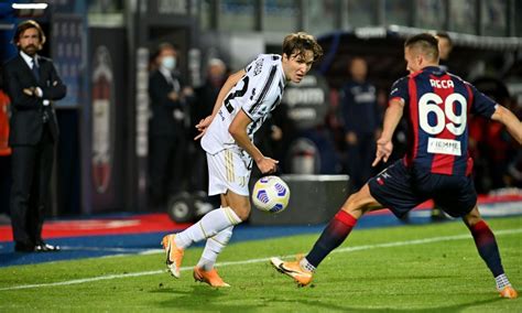 Crotone Juve La Moviola Rosso A Chiesa Il Var Annulla Un Gol A