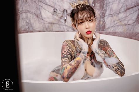 YoKo 요코 SAINT Photolife Bubbles Share erotic Asian girl picture