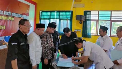 KPU Kabupaten Pangandaran Tetapkan 30 Personel Sekretariat PPK Simak