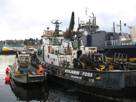 Foss Maritime Sells U.S. Flag Tug