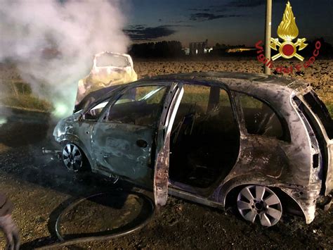 Incendio Castelfranco Emilia Due Auto A Fuoco Nella Notte