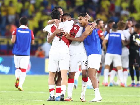 Perú Vs Colombia El Eufórico Festejo De Los Jugadores De La Selección Tras El Barranquillazo