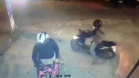 Maling Di Pengasinan Bekasi Cuma Butuh 20 Detik Untuk Gasak Satu Motor