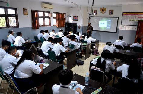 PEMBELAJARAN DARING SAAT KTT G20 ANTARA Foto