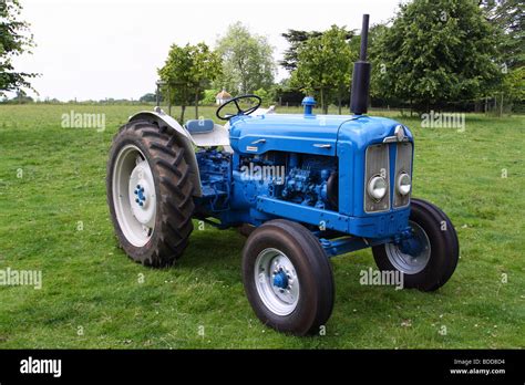 Fordson super major tracteur Banque de photographies et dimages à