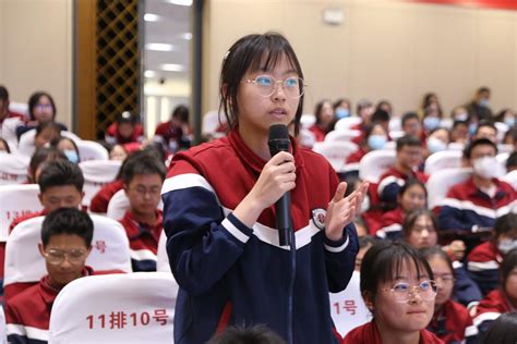 携手中科大 科普进校园——中国科学技术大学袁业飞教授、李剑教授莅临楚雄天人中学开展“科学家进校园”科普讲座与招生宣讲活动 楚雄天人中学