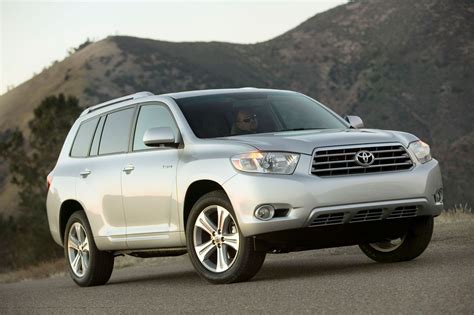 The 2008 Toyota Highlander Is The Best Used Midsize SUV Under 10 000