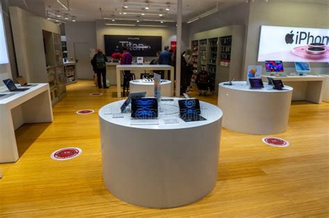 Timisoara Romania January Apple Store Inside Mall Editorial