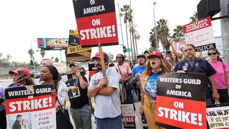 Termina La Huelga De Guionistas De Hollywood Wga Desconvoca Los Paros Antes De Votar El Nuevo