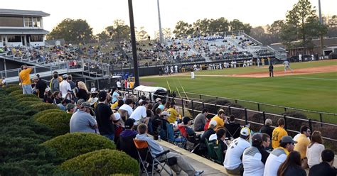 Dugout Club 'instrumental' for USM baseball program