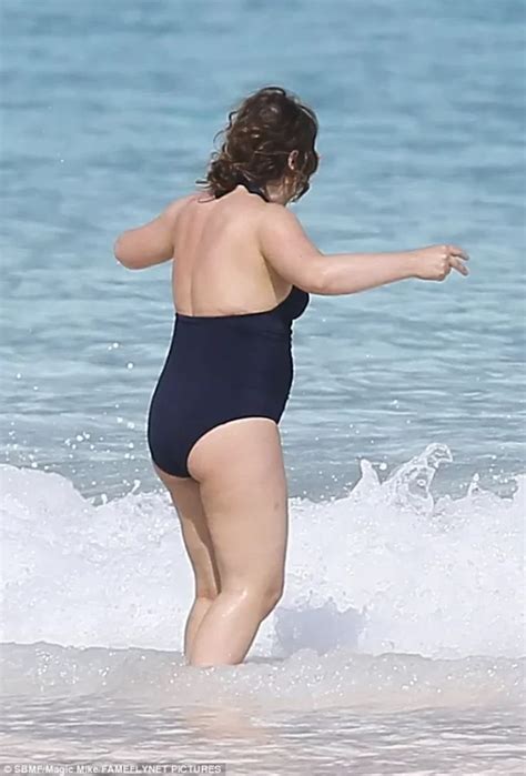 50 Amy Poehler Sexy And Hot Bikini Pictures Woophy