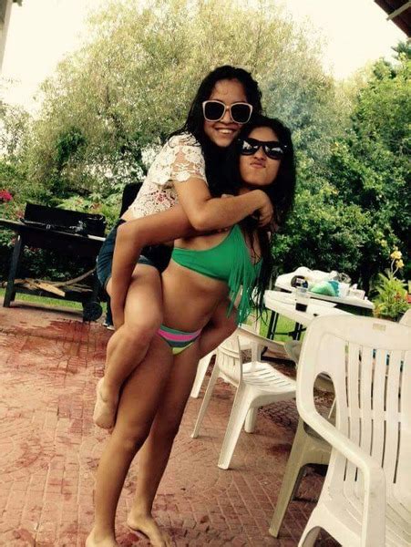 4 Hot Sexy Fernanda Nuno Bikini Pics