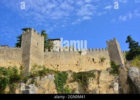 La Rocca también conocida como Guaita o Prima Torre es la más grande