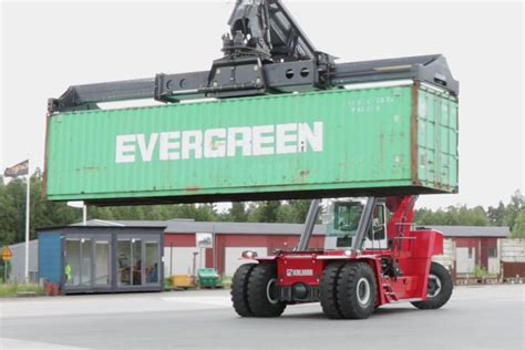kalmar essential range reachstackers