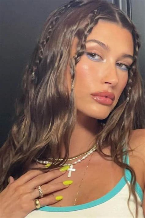 xu hướng makeup hot năm 2023