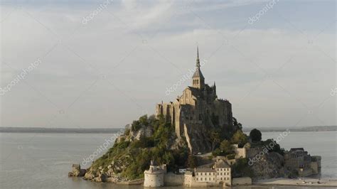 Hermosa Catedral Del Mont Saint Michel Situada En La Isla Normand A