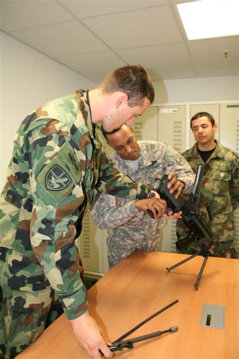 Serbian soldiers train with U.S. Army in Germany | Article | The United ...