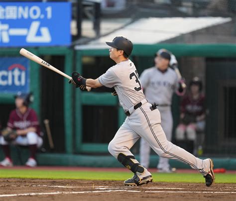 【動画】巨人ドラ4泉口友汰プロ1号は2者連続弾で球団1万1001号、右翼席中段にたたき込む プロ野球ライブ速報写真ニュース 日刊スポーツ