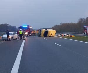 Wypadek Miertelny Na A Latek Zgin Przygnieciony Busem