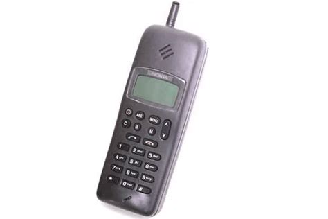 9 Oldest Cell Phones In The World