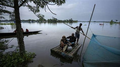 Dozens Dead Thousands Homeless In Bangladesh India Floods World