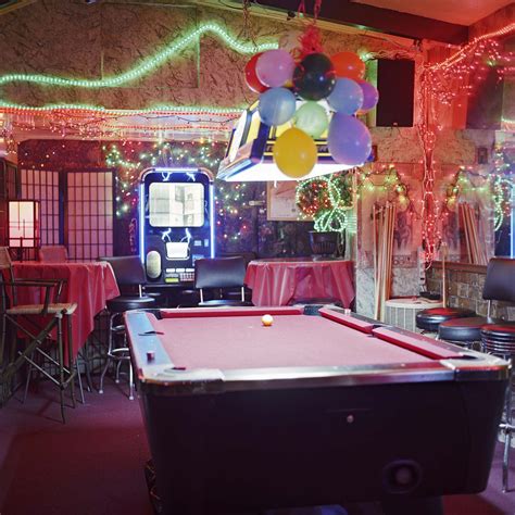 San Francisco Dive Bars As Documented By Photographer Mathew Scott