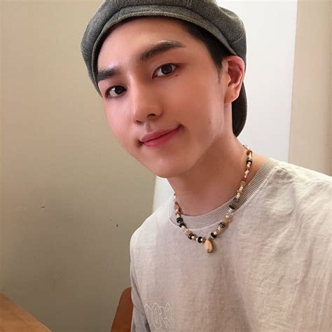 Extended Play Pentagon Kino Cross Necklace Chain Necklace E Dawn