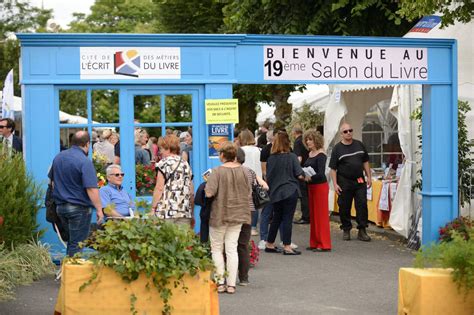 Explorez La Cit De Lecrit Et Des M Tiers Du Livre Montmorillon