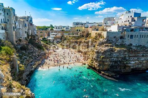 Vacanta De Vara In Polignano A Mare 277 Euro Pers Zbor Cazare 7 Nopti