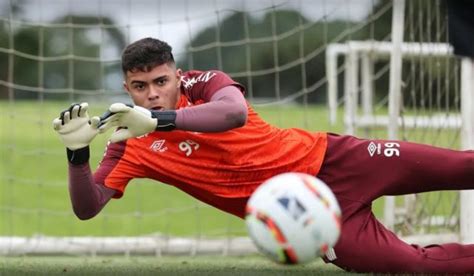 Mycael De Pvh Goleiro Do Athletico Paranaense Convocado Para Sele O