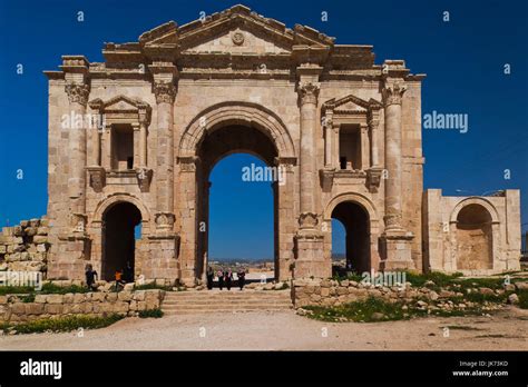 Jerash Hadrians Arch Hi Res Stock Photography And Images Alamy