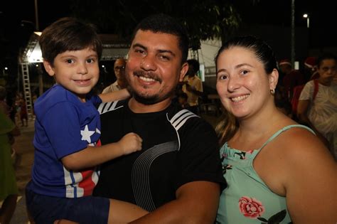 Natal Luz Cariacica Parque Da Biquinha Em Jardim Am Rica Brilha