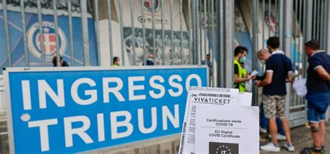 A Novara Como Catanzaro La Prima Partita Con Obbligo Di Green Pass