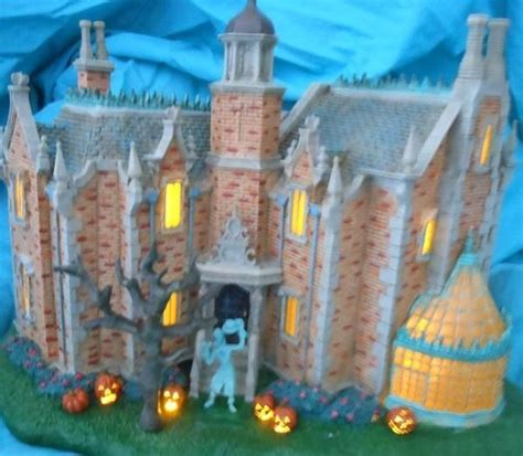 Disney Haunted Mansion House Theme Park Exclusive Retired Lights Up