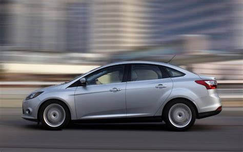 2014 Ford Focus SE sedan review notes