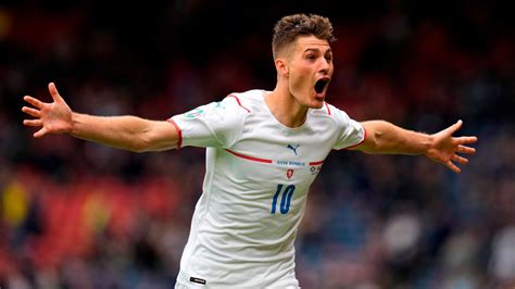 Patrik Schicks Stunning Long Range Goal Lights Up Euro 2020 As Czech