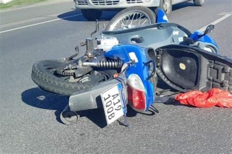 Trágico Accidente En La Plata Un Motociclista Pinchó Una Rueda Cayó