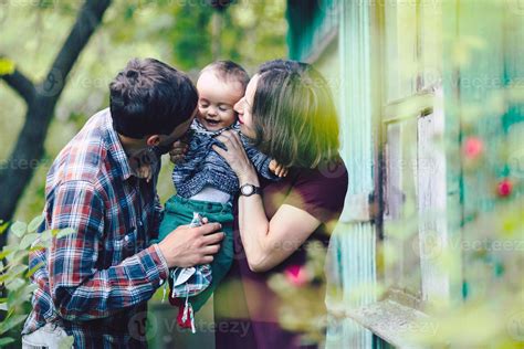 Family outdoor portrait 12555522 Stock Photo at Vecteezy