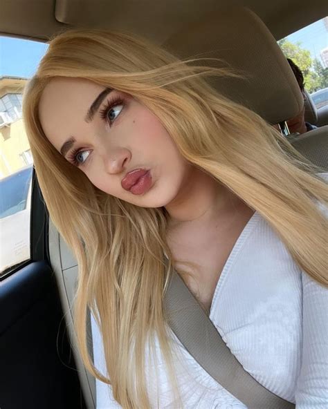 Kim Petras fez história Artista torna se a primeira transexual