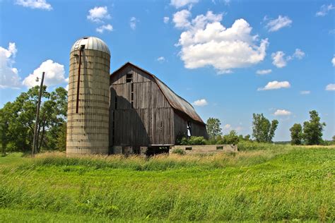 Old Barn And Silo Barns N Farms Pinterest