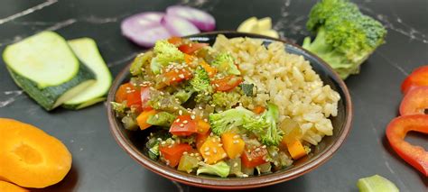 VEGETABLE STIR FRY WITH BROWN RICE HEALTHY MEALS THAILAND