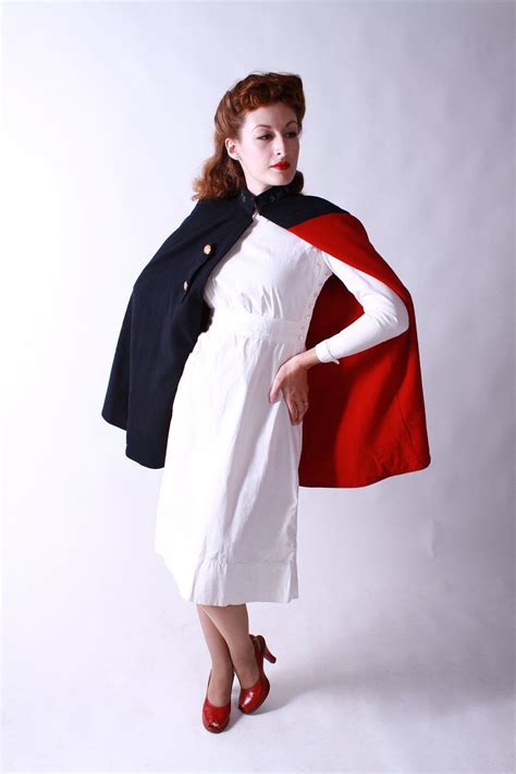 Vintage 1940s Wwii Era Wool Nurses Cape With Red Lining Etsy Nurse