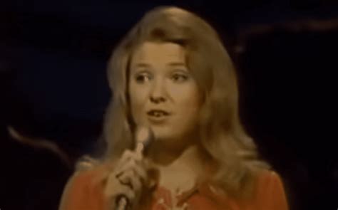 Video Tanya Tucker Performing Delta Dawn” On ‘hee Haw At Just 13