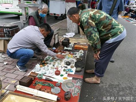 在古玩市場上買了一些銅錢，朋友說我撿漏了 每日頭條