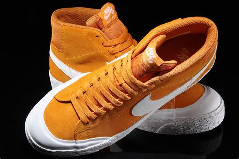 Nike Blazer Mid Circuit Orange Nike SB Dunk Low - Sneaker Bar Detroit